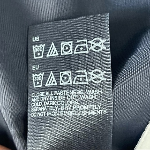 Tommy Hilfiger Women’s Navy Button down Demi season Jacket size M - Picture 11 of 12